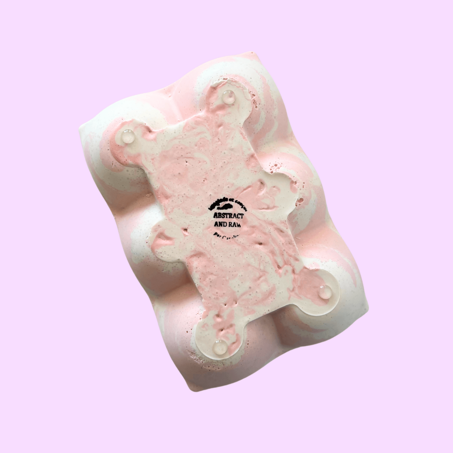 Rangement pour œufs artisanal et écologique rose pastel.
