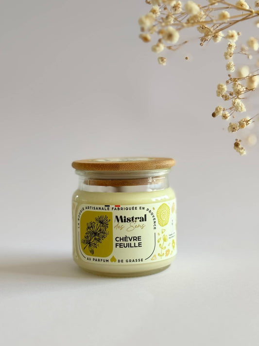 Bougie parfumée au chèvrefeuille, senteur florale, fabriquée en Provence.
