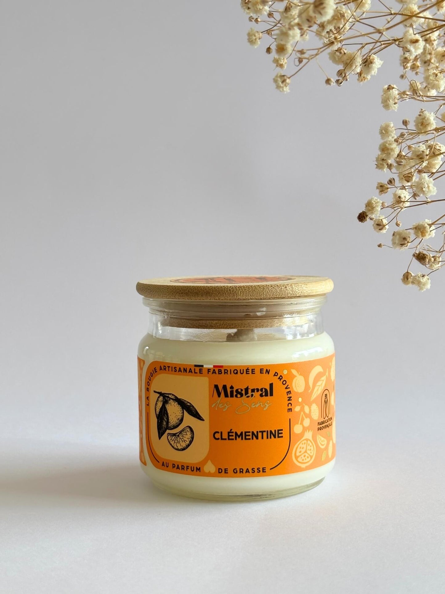 Bougie parfumée à la clémentine fabriquée en Provence.