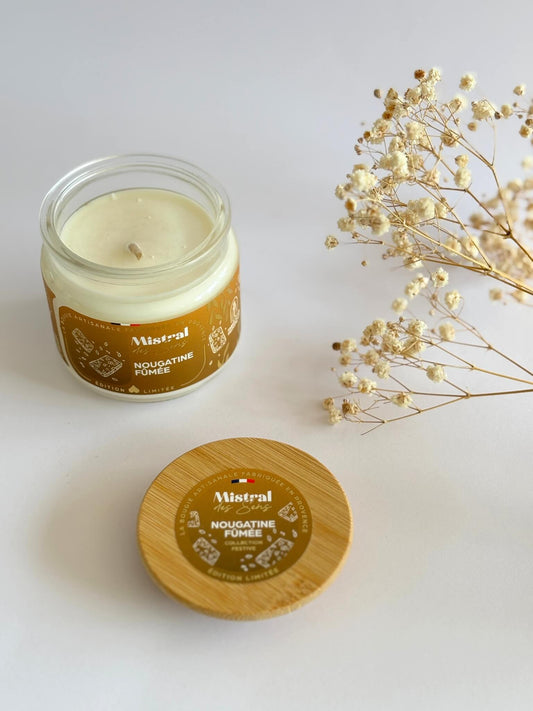 Bougie parfumée au nougat, fabriquée en Provence.