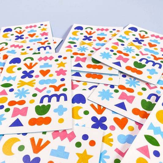 Carte postale Maison Ribambelle colorée à offrir ou à exposer.