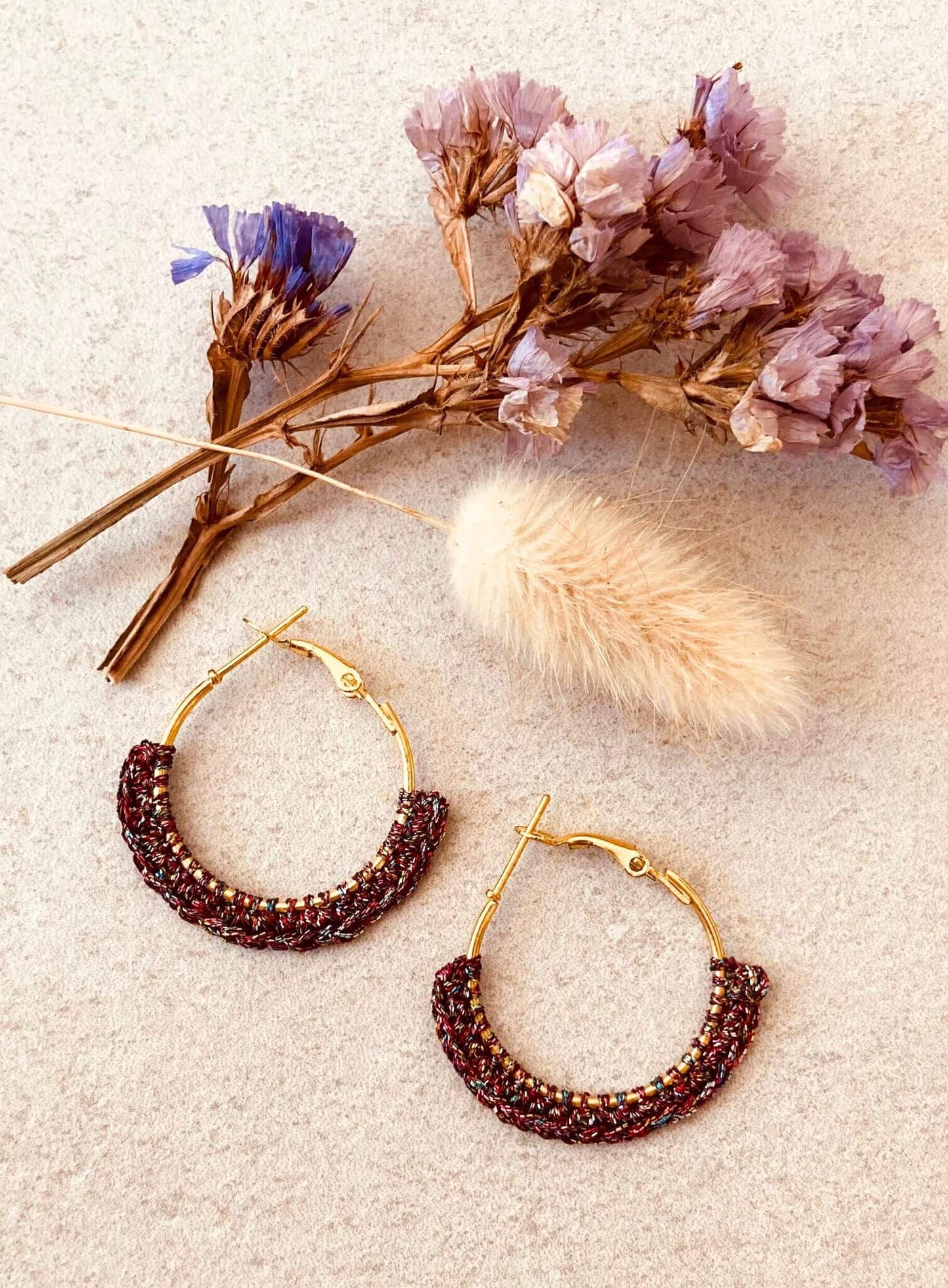 Créoles, boucles d'oreilles métallisées en crochet, fabrication française et artisanale, multicolore et doré