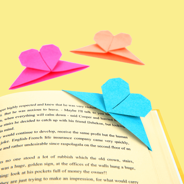 marque page origami en forme de cœur