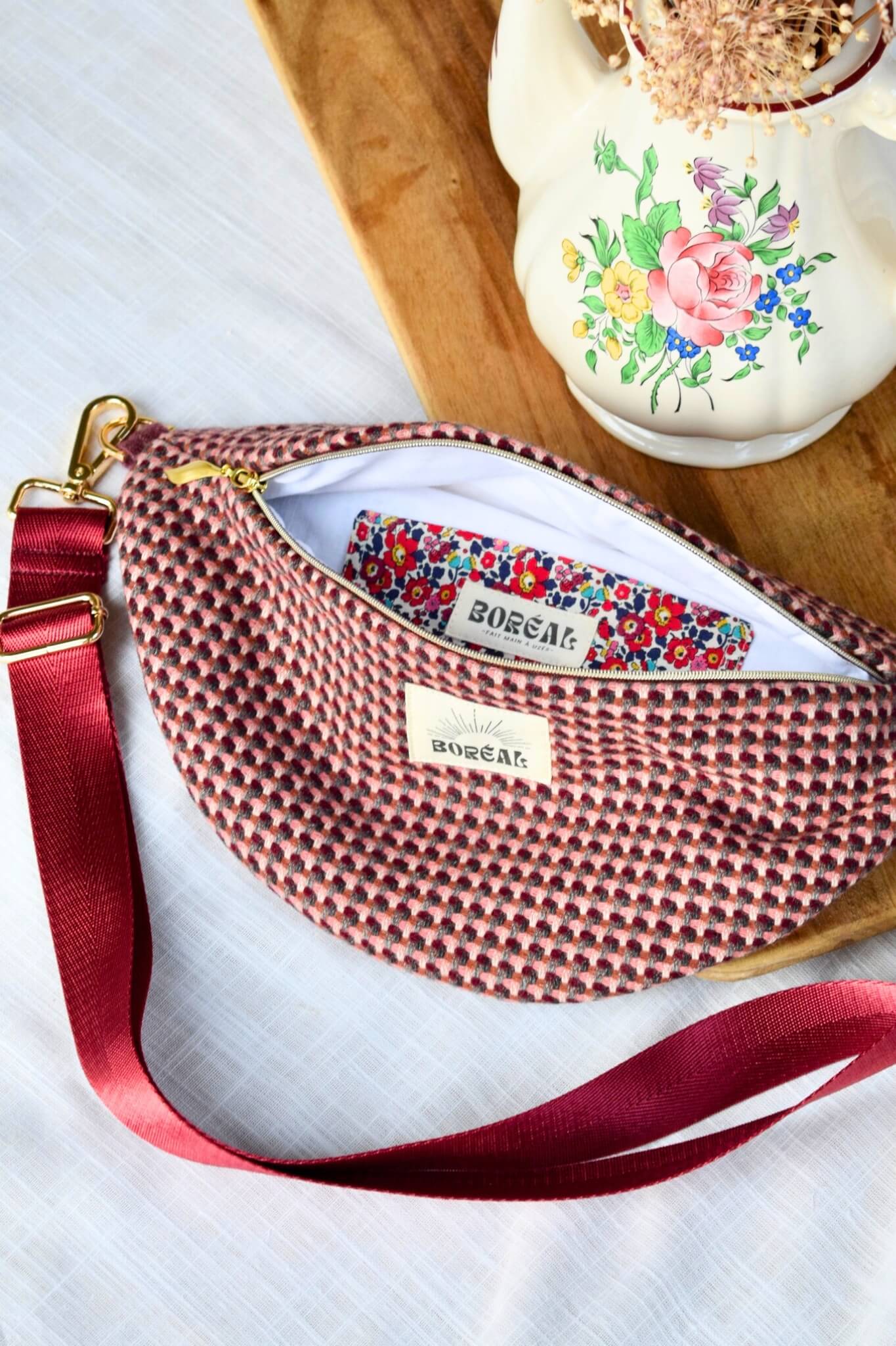 sac banane bordeaux en tweed upcyclé fabriqué en France, fermeture dorée
