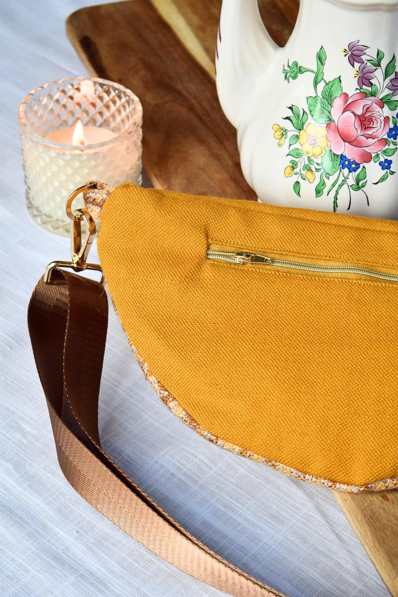 sac banane jaune moutarde en tweed upcyclé fabriqué en France, fermeture dorée