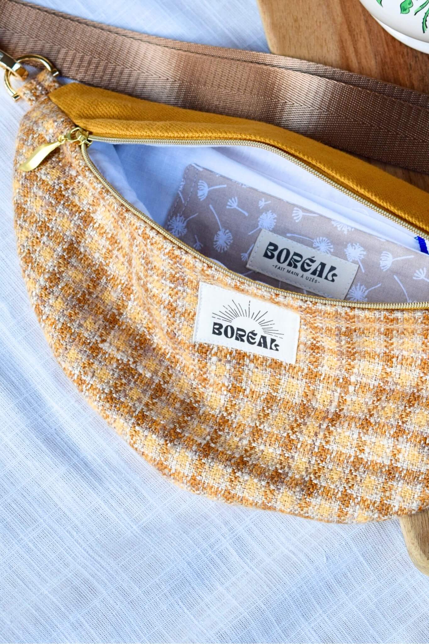 sac banane jaune moutarde en tweed upcyclé fabriqué en France, fermeture dorée