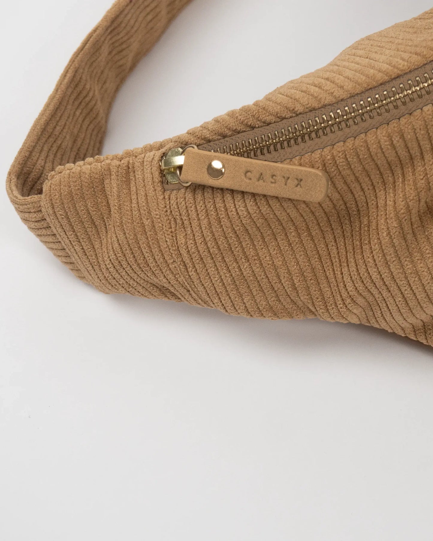 Sac banane en velours côtelé camel, Casyx.