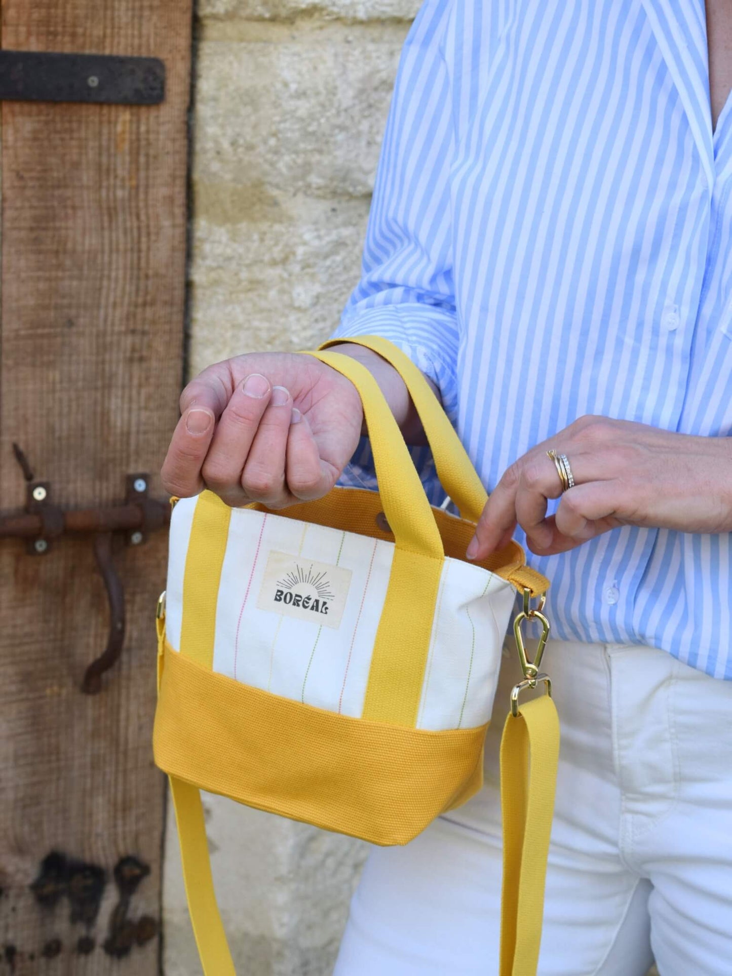 Sac à bandoulière en coton jaune avec des rayures, Boréal.