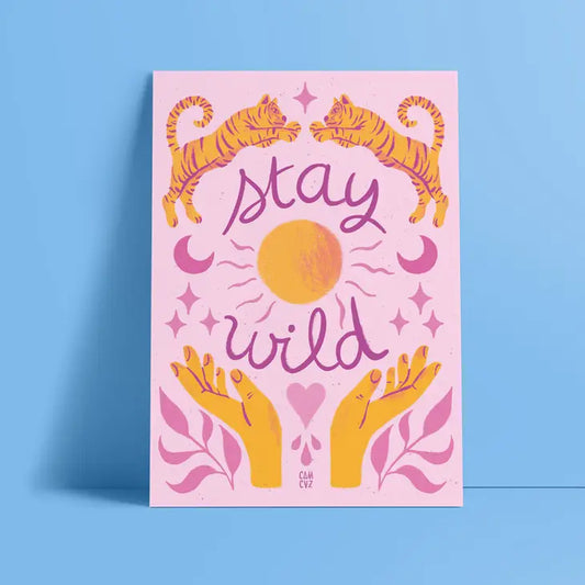 Affiche murale inspirante colorée avec des tigres, des lunes, des mains, et un soleil au centre.