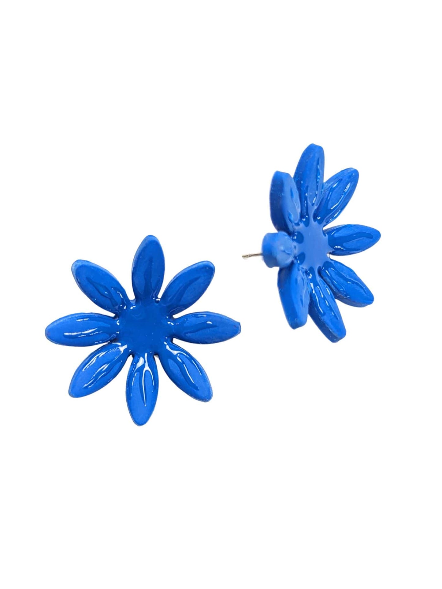 boucles d'oreilles bleues en forme de fleurs, Marguerite, artisanales et uniques, en pâte polymère, fabrication française