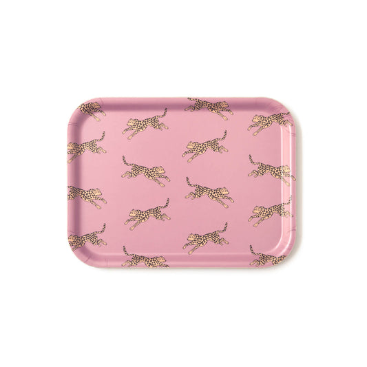 Plateau en bois rectangulaire rose avec un motif léopards.