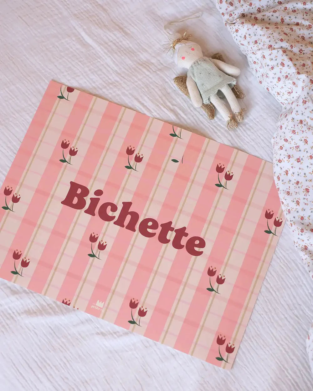 Affiche murale bichette à carreaux avec des fleurs.