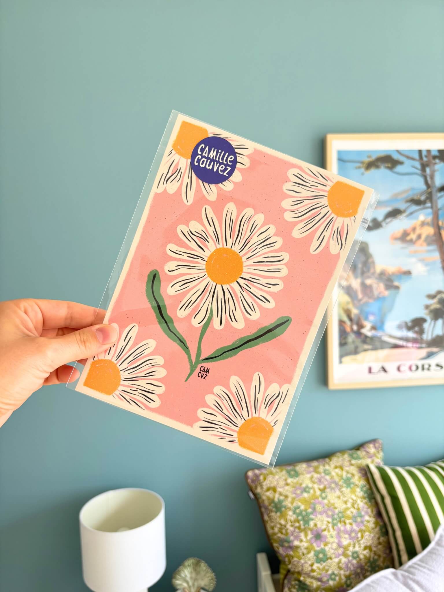 Affiche murale fleurie avec des marguerites.