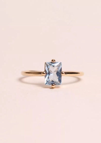 Bague Madeleine dorée plaquée or réglable avec pierre bleue, zircon, résistante à l'eau waekura fabriquée en France