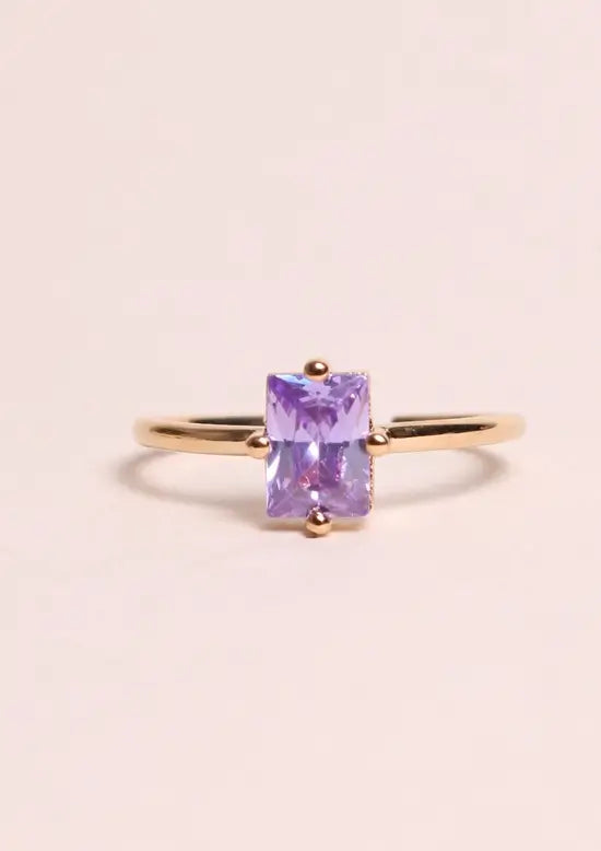 Bague Madeleine dorée plaquée or réglable avec pierre violette, zircon, résistante à l'eau waekura fabriquée en France