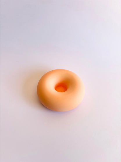 bougeoir en forme de donut orange, fabrication artisanale