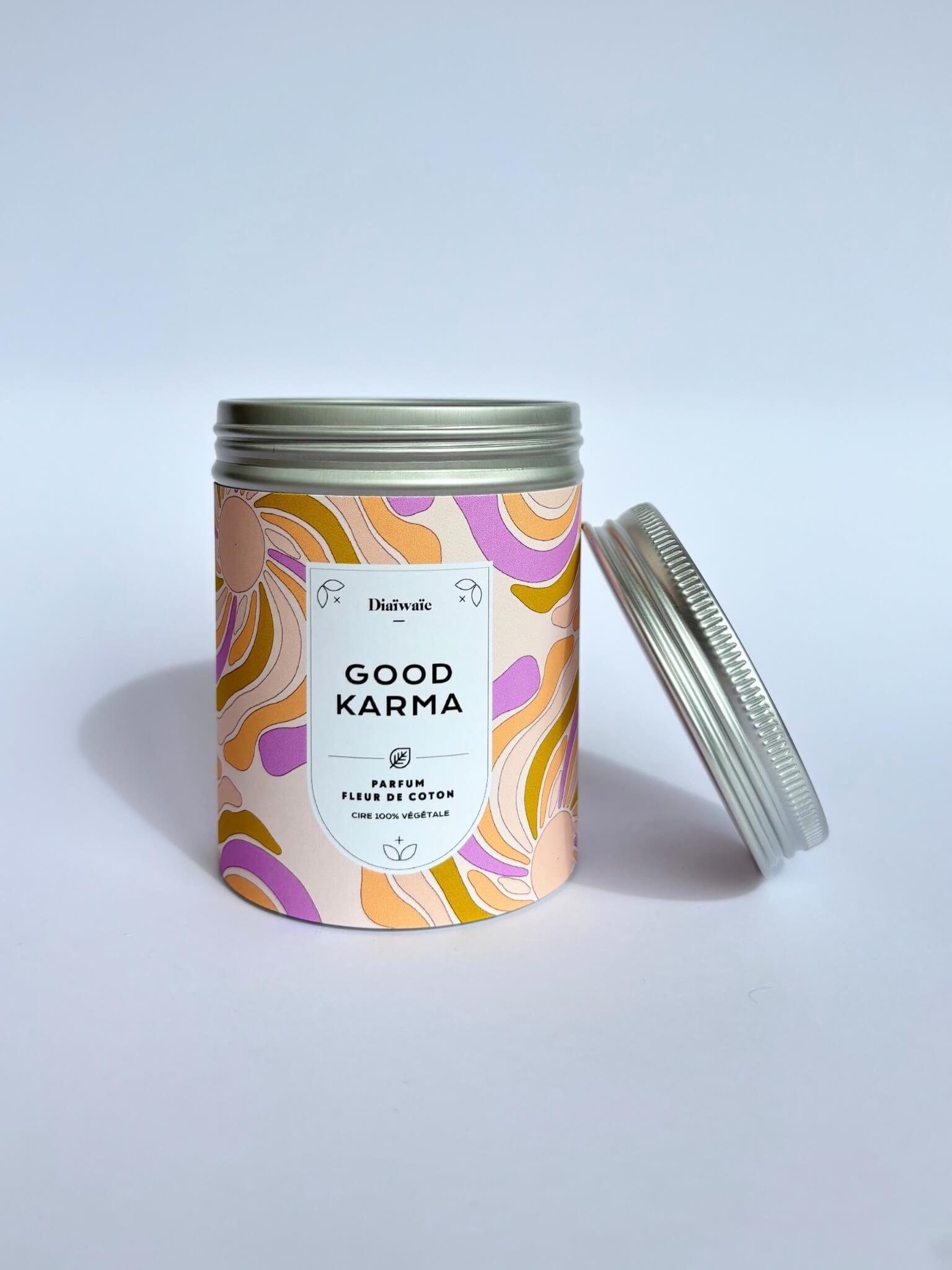 bougie parfumée colorée à message good karma, fabrication artisanale et française