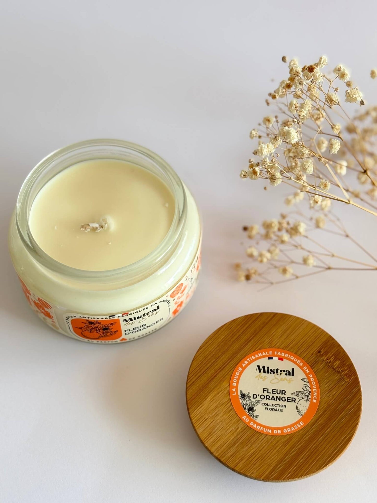 Bougie parfumée à la fleur d'oranger, senteur relaxante, fabriquée en Provence.