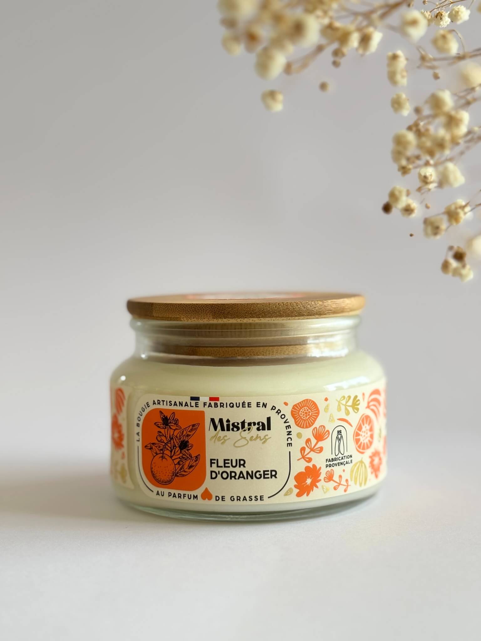 Bougie parfumée à la fleur d'oranger, senteur relaxante, fabriquée en Provence.