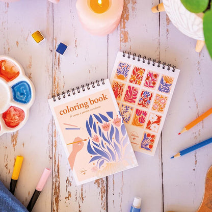 Carnet de coloriages pour adultes avec des fleurs, Maison Joliette.