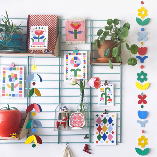 Guirlandes murales décoratives avec des pétales colorés, Maison Ribambelle.
