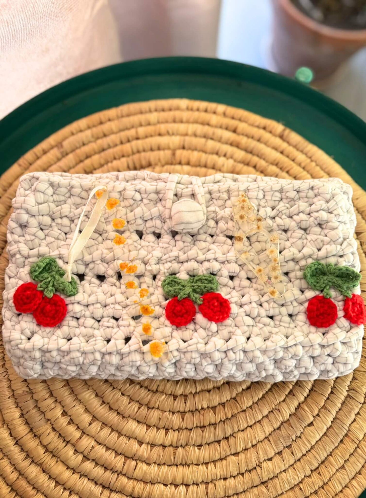 Kit de lecture avec une pochette à livre + un marque-page + une bague de lecture.