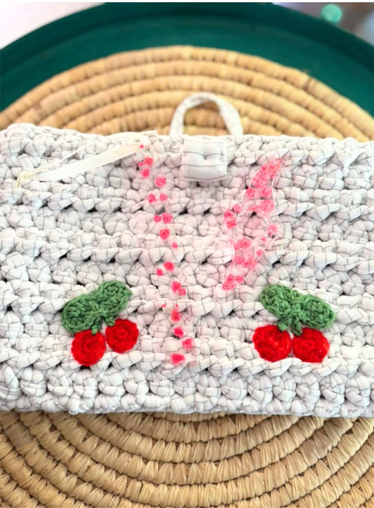 Kit de lecture avec une pochette à livre + un marque-page + une bague de lecture.