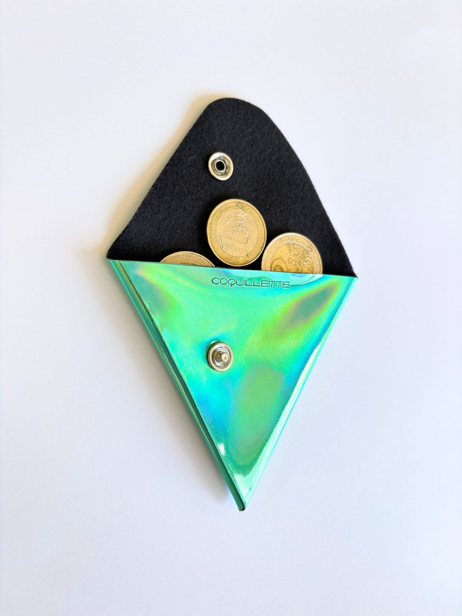 Porte-monnaie, étui pour écouteurs bleu en cuir vegan.