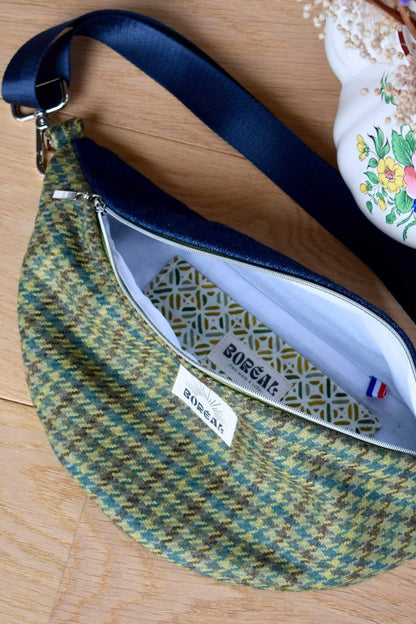 sac banane bleu et vert pied de poule en laine et jean upcyclés fabriqué en France, fermeture argent