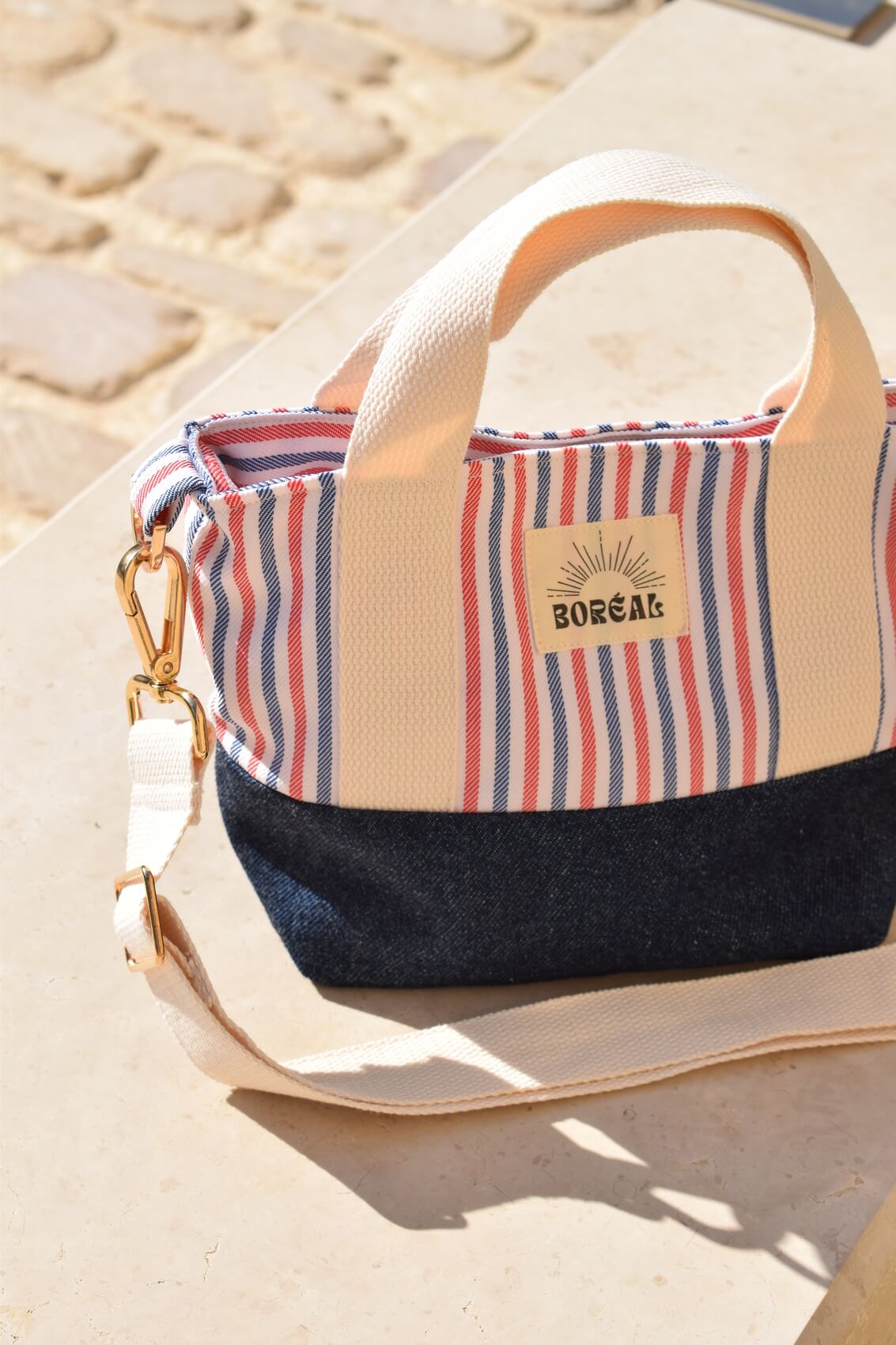 Sac en bandoulière pour l'été upcyclé en jean et rayures