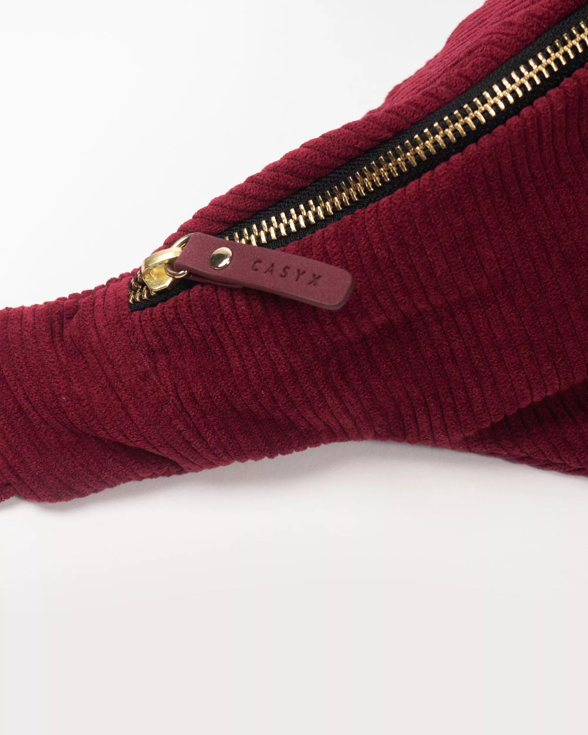 sac banane bordeaux pour femme velours côtelé recyclé 
