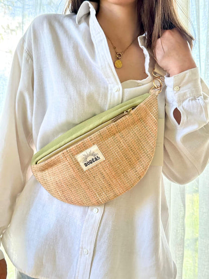 Sac banane kaki et beige pour femme printemps, en laine et coton, fabriqué en France.