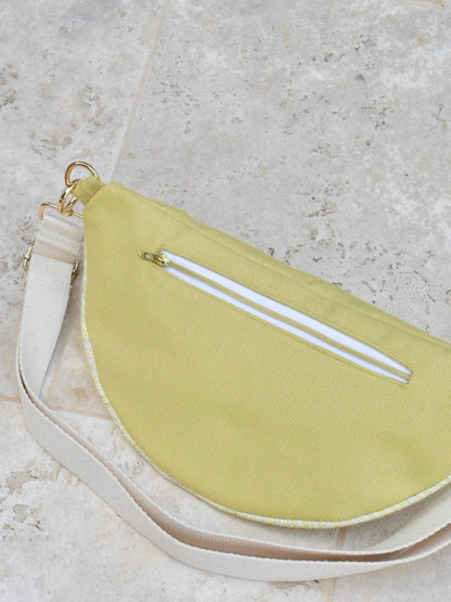 Sac banane vert pour femme printemps, en laine et coton, fabriqué en France.