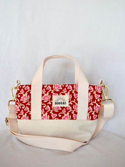 Sac à bandoulière en coton beige avec un imprimé fleuri rose, Boréal.