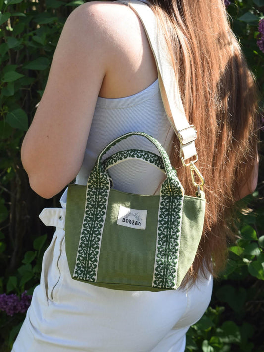 Sac à bandoulière en coton kaki, Boréal.